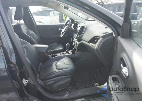 2015 Jeep Cherokee Latitude z USA, uszkodzony, nr VIN 1C4PJMCBXFW614902